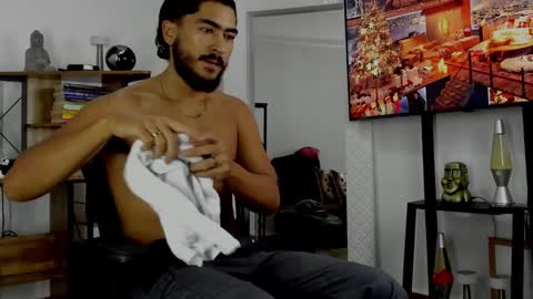 Hey im David that loves to explore and speak their fantasies. Very open talktative and nice. Feel free to chat with me online show from December 6, 11:00 am