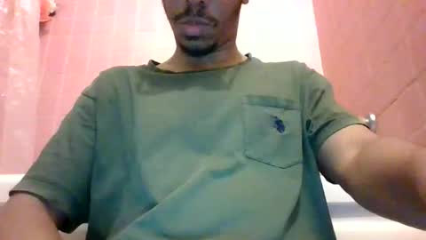 Snapshot of davidbigdick24 chatting on October 28, 10:45 pm David online show from October 28, 10:45 pm