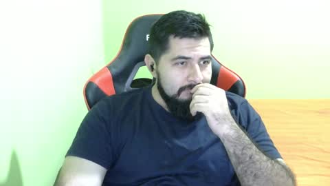 Snapshot of daviddelz chatting on December 21, 5:36 am David online show from December 21, 5:36 am