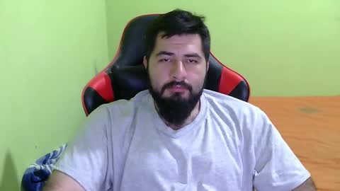 Snapshot of daviddelz chatting on February 21, 5:02 am David online show from February 21, 5:02 am