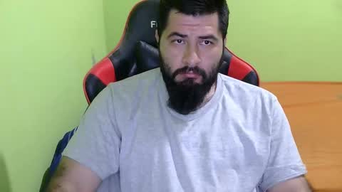 Snapshot of daviddelz chatting on February 13, 5:58 am David online show from February 13, 5:58 am