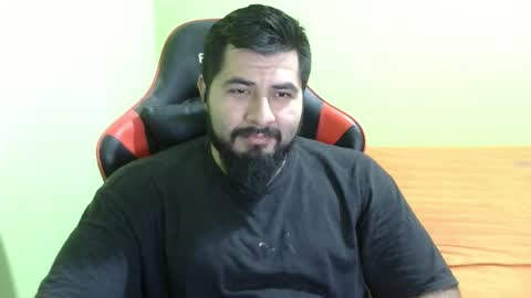 Snapshot of daviddelz chatting on February 19, 5:38 am David online show from February 19, 5:38 am