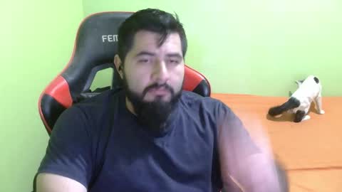 Snapshot of daviddelz chatting on November 1, 7:23 am David online show from November 1, 7:23 am