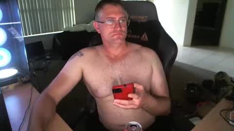 davidpineapple online show from December 4, 8:32 am