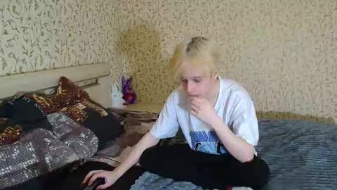 DayliLong online show from October 4, 5:29 pm