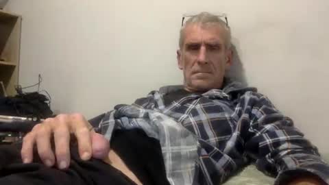 deanofflove221000 online show from April 6, 6:42 pm