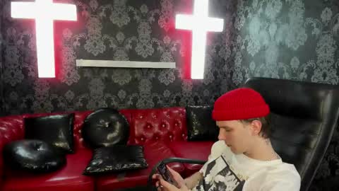 dearboyy_ online show from March 1, 8:41 pm