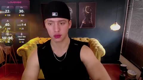 Snapshot of deivid_parker chatting on October 9, 2:22 pm Deivid online show from October 9, 2:22 pm