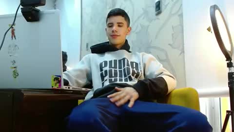 Snapshot of delglo chatting on October 12, 9:20 pm delglo online show from October 12, 9:20 pm