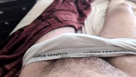 Snapshot of denis647 chatting on January 19, 2:28 pm LilRoach online show from January 19, 2:28 pm