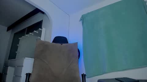 dereckhardd online show from March 9, 7:24 am