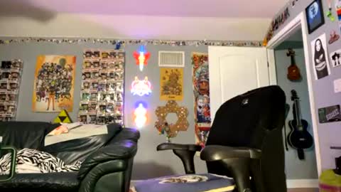 derekdings online show from June 12, 4:05 pm