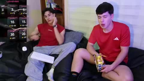 Derek online show from May 31, 11:38 pm