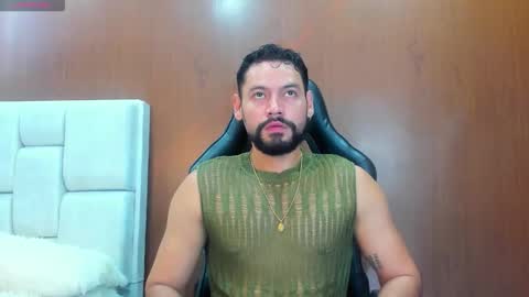Snapshot of derrybigger_cm chatting on October 20, 3:16 pm DerryBigger CM online show from October 20, 3:16 pm