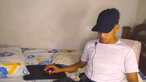 deus_steim online show from December 4, 5:14 am