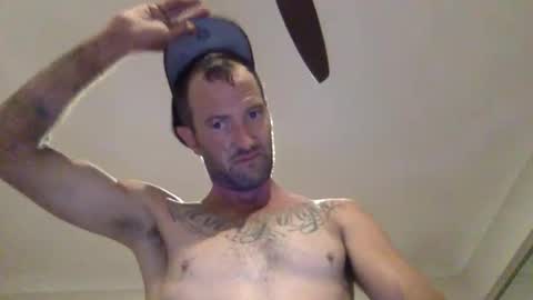 deusemcee92 online show from April 13, 1:34 pm