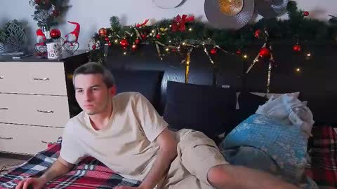 devin_ho online show from December 14, 8:29 pm