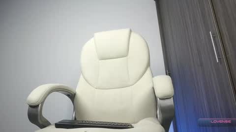 Devin Hunter online show from January 13, 1:32 am