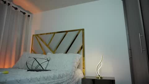 Devin Hunter online show from February 1, 11:48 pm