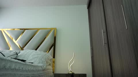 Devin Hunter online show from February 19, 5:06 pm