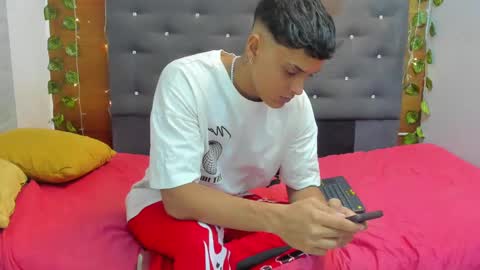 Deyvis Taylor7 online show from January 19, 1:32 am