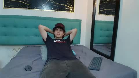 Snapshot of dia_fax18 chatting on October 20, 8:02 pm online show from October 20, 8:02 pm