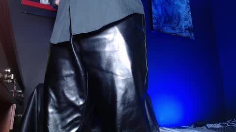 DICAPRIO online show from March 30, 11:11 am