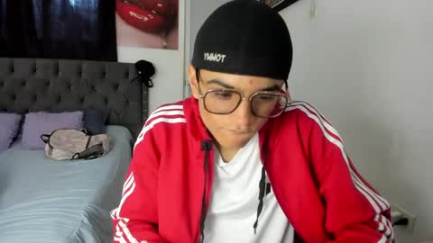 dick_master17 online show from May 7, 6:30 pm