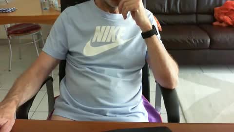 didonc from france..... online show from June 6, 8:42 am