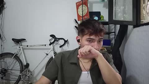 Snapshot of diegorogue_ chatting on December 29, 10:03 pm Diego rogue online show from December 29, 10:03 pm