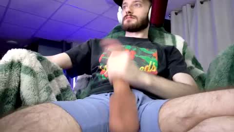 digbicknik online show from October 18, 1:21 am