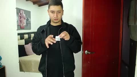 Snapshot of diiego_xxx chatting on January 12, 4:18 pm diiego_xxx online show from January 12, 4:18 pm