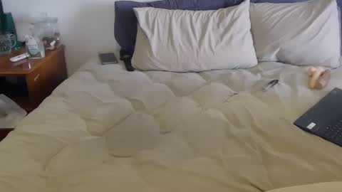Snapshot of dilf_4u chatting on October 11, 8:02 pm Hot Penis online show from October 11, 8:02 pm