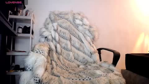 I just want to be happy online show from December 21, 6:10 am