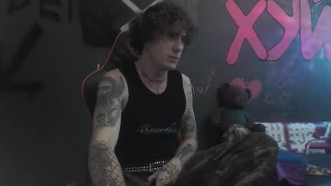 doenits online show from September 19, 7:02 pm