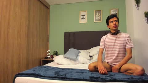 Snapshot of dom2travelers_sm chatting on January 9, 1:13 pm Diego Castell online show from January 9, 1:13 pm