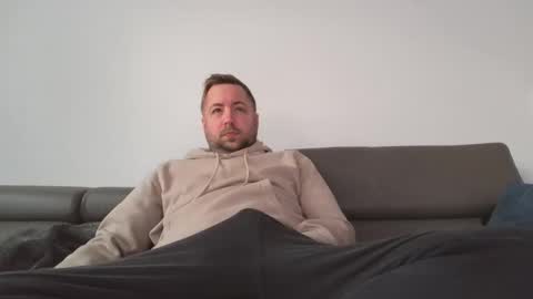 dombio_12 online show from April 24, 3:58 pm