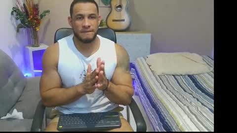 Snapshot of dominic_hulk1 chatting on September 25, 2:54 am dominic_hulk1 online show from September 25, 2:54 am