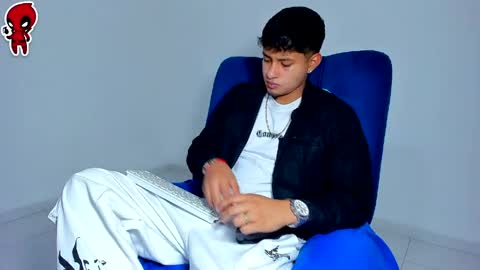  Dominic  online show from April 28, 1:44 am