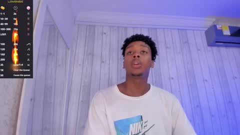 Snapshot of dominicsccott chatting on March 10, 12:28 pm Dominicscott online show from March 10, 12:28 pm