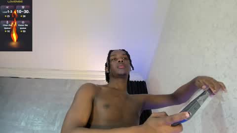 Snapshot of dominicsccott chatting on January 26, 1:15 pm Dominicscott online show from January 26, 1:15 pm