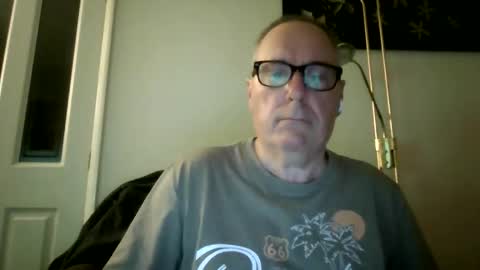 Snapshot of domjolly08 chatting on October 25, 9:49 pm David uk online show from October 25, 9:49 pm