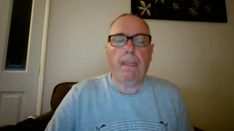 Snapshot of domjolly08 chatting on October 1, 9:52 pm David uk online show from October 1, 9:52 pm