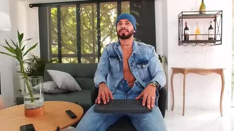 Snapshot of donn_cruz chatting on September 12, 3:23 pm Victor online show from September 12, 3:23 pm