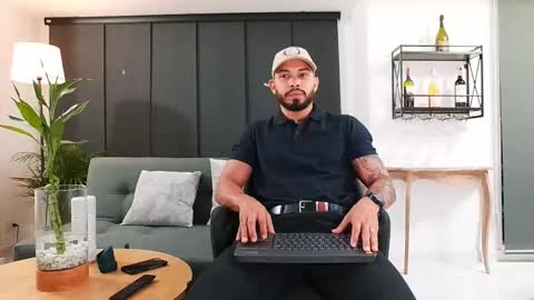 Snapshot of donn_cruz chatting on September 14, 2:35 am Victor online show from September 14, 2:35 am