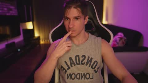 Dorian Reyes online show from March 23, 12:16 am