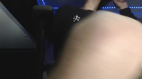 douglas_drake online show from October 8, 4:17 am