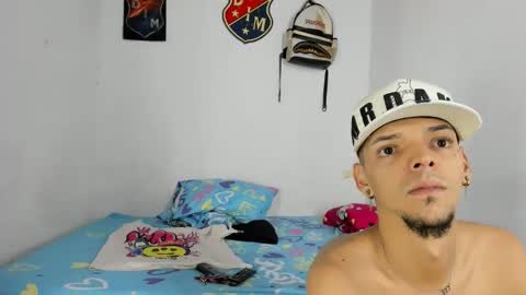 douglas_gallegos online show from December 20, 11:23 pm