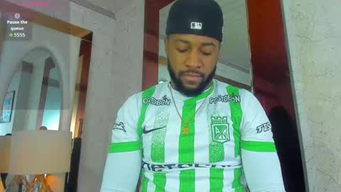 ---Drake--- online show from January 13, 9:30 pm