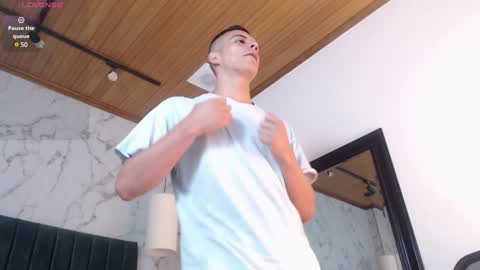 Dustin Sonne online show from December 19, 3:40 am